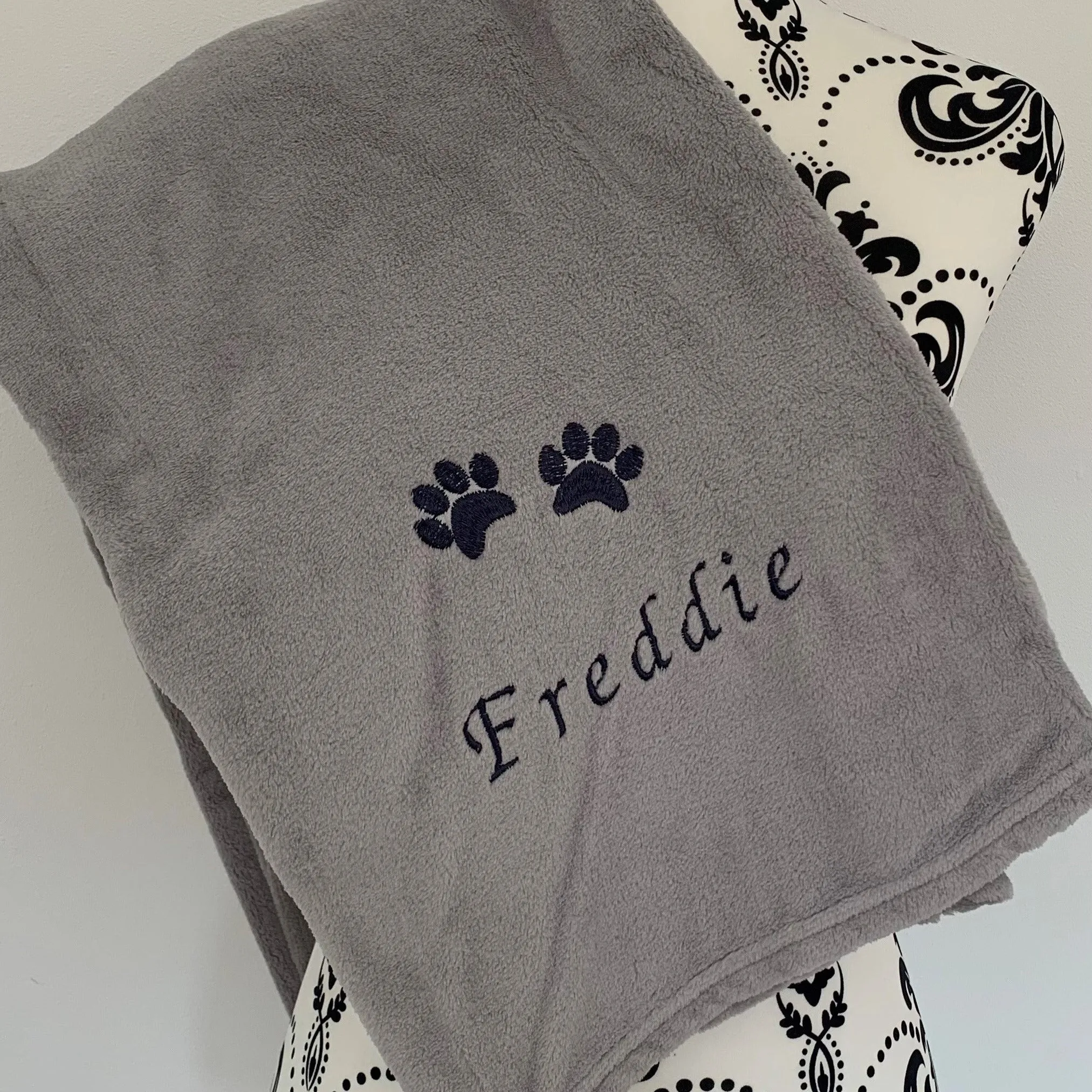 Pet Fleece Blanket - 2 Paws - Personalised